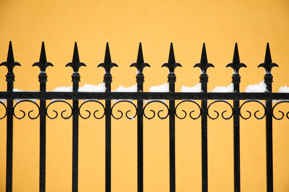 Iron Fence Cost Per Foot in Arizona 2025