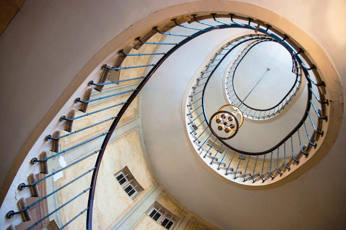 buying-new-iron-balusters