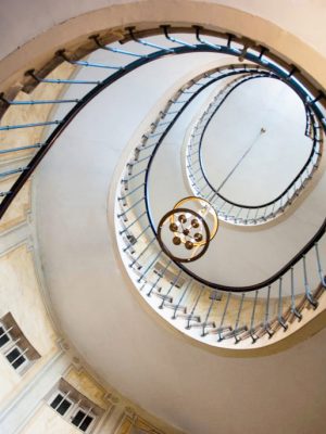 custom-wrought-iron-staircase-railings