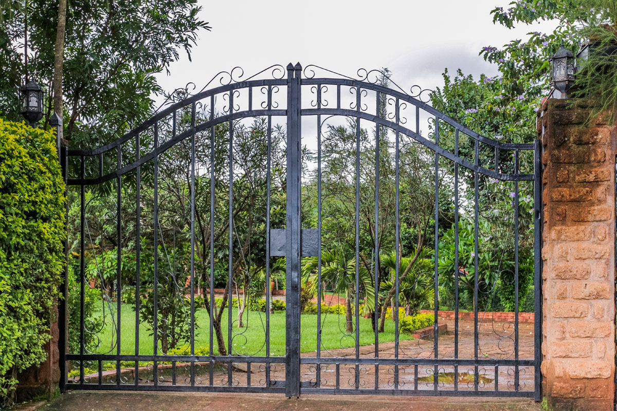 Swing Gate vs Sliding Gate